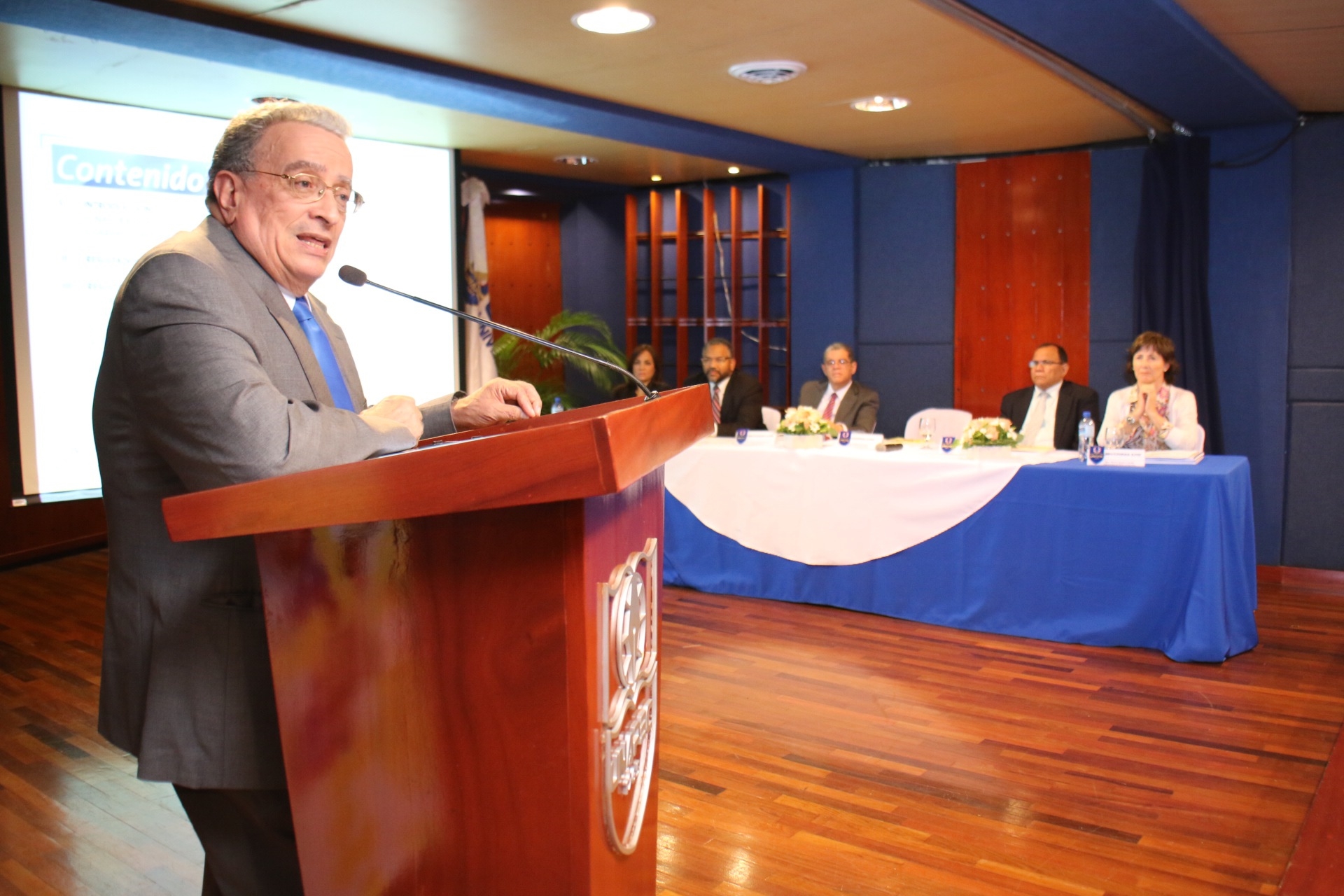 Dr. Radhamés Mejía, Rector de la Universidad APEC -UNAPEC-.