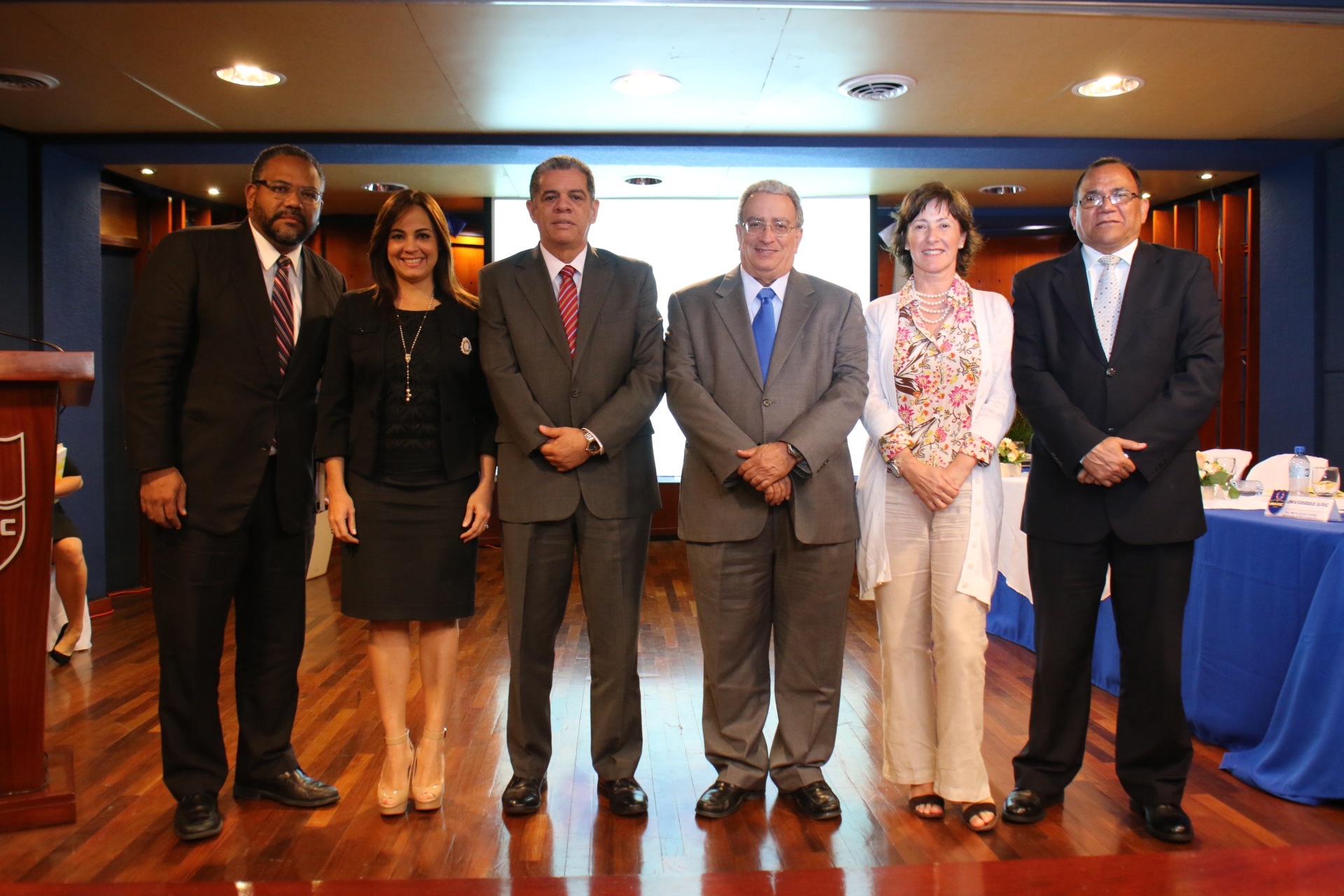 UNAPEC recibe a los representantes del proyecto multisectorial Iniciativa Dominicana por una Educación de Calidad (IDEC).