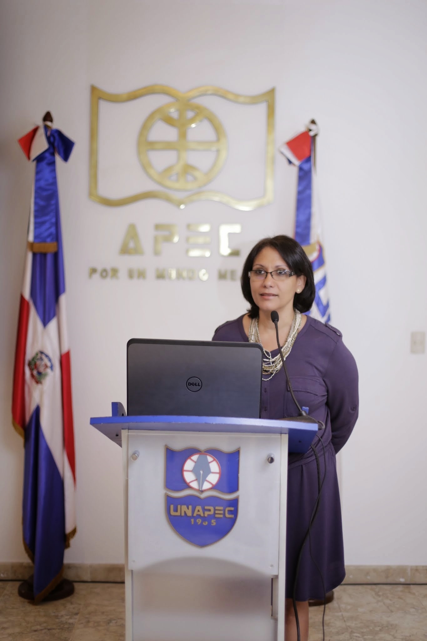 Luz Inmaculada Madera, vicerrectora de Investigación, Innovación y Relaciones Internacionales.