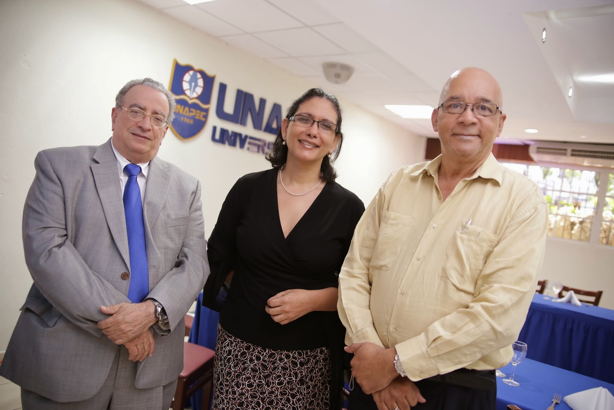Dr. Radhamés Mejía, Dra. Luz Inmaculada Madera y el Lic. Rafael Sosa.