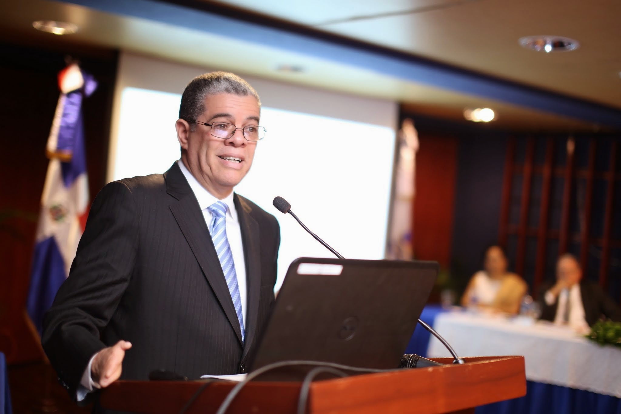 Carlos Amarante Baret, ministro de Educación