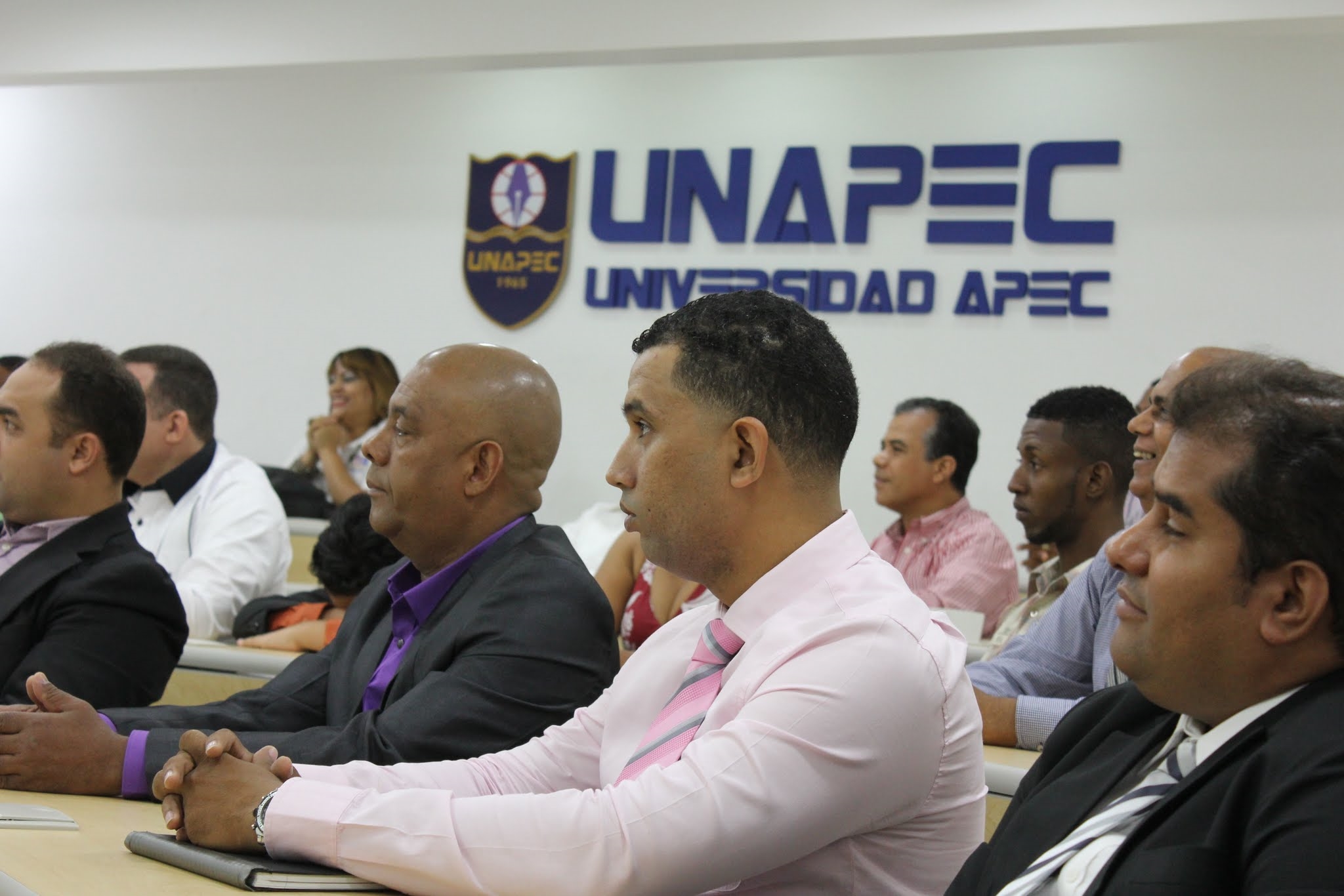 La actividad fue realizada en el Salón de Conferencias, ubicado en el Edif. I del Campus Principal de UNAPEC.