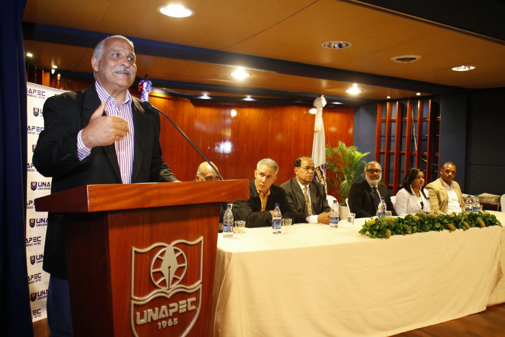 Jaime David Fernández Mirabal, Ministro de Deportes mientras se dirigía a los presentes