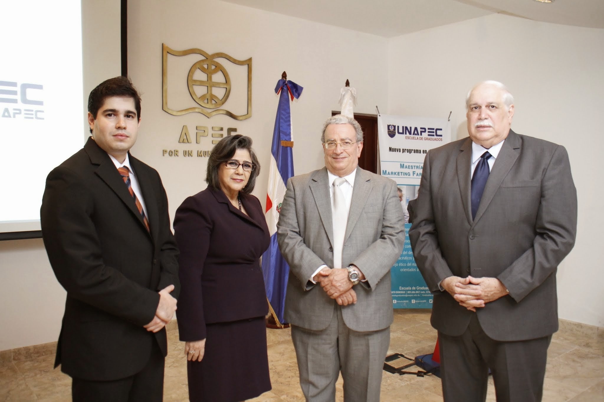 Directivos de UNAPEC y NEC Holding en el lanzamiento Maestría en Marketing Farmacéutico.