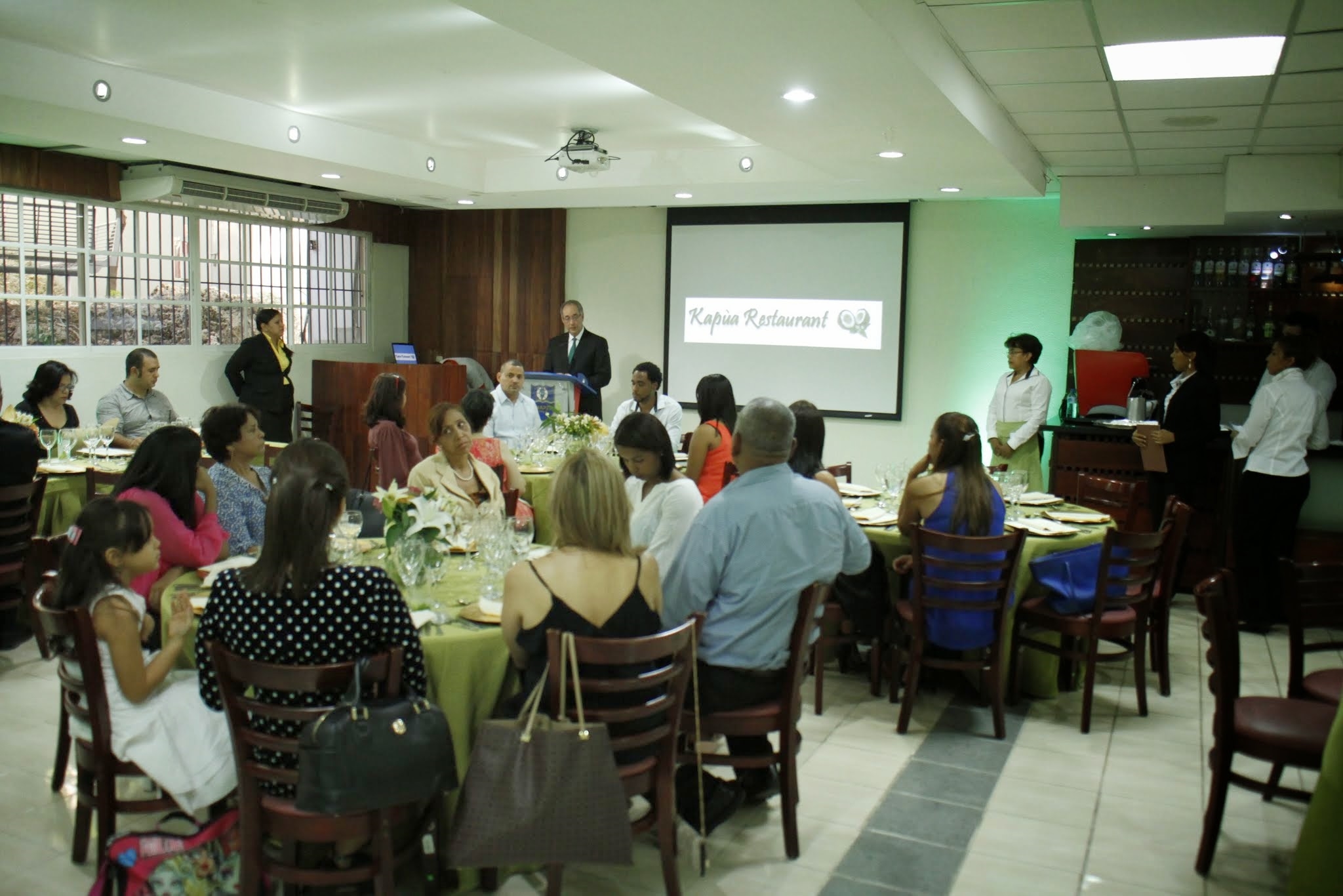 UNAPEC realizó su acostumbrada clausura del curso  Experto en Arte Culinario, esta vez con el nombre de Kapúa Restaurant