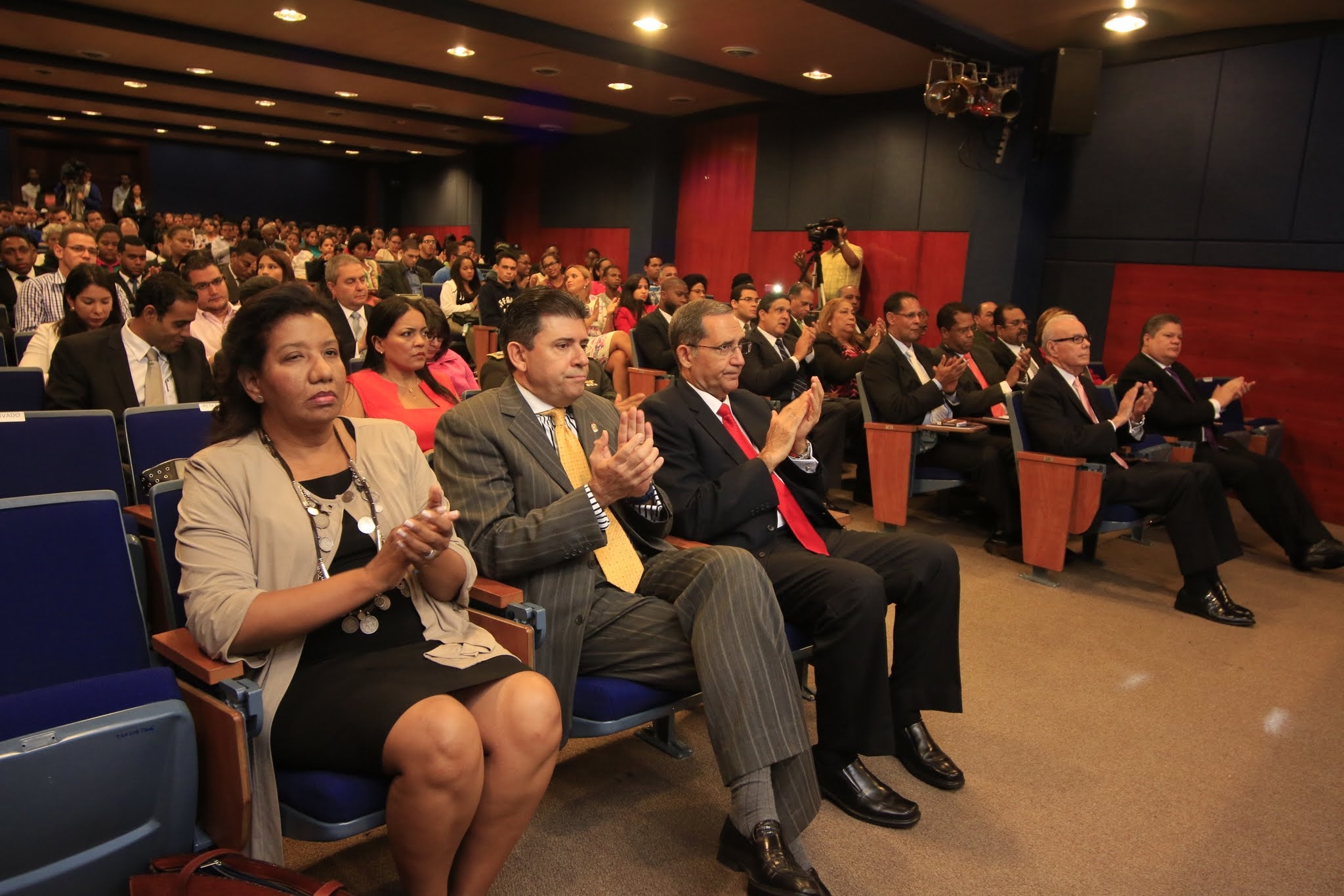 La actividad fue realizada en el Auditorio Dr. Leonel Rodríguez Rib, ubicado en el Campus Principal de UNAPEC.