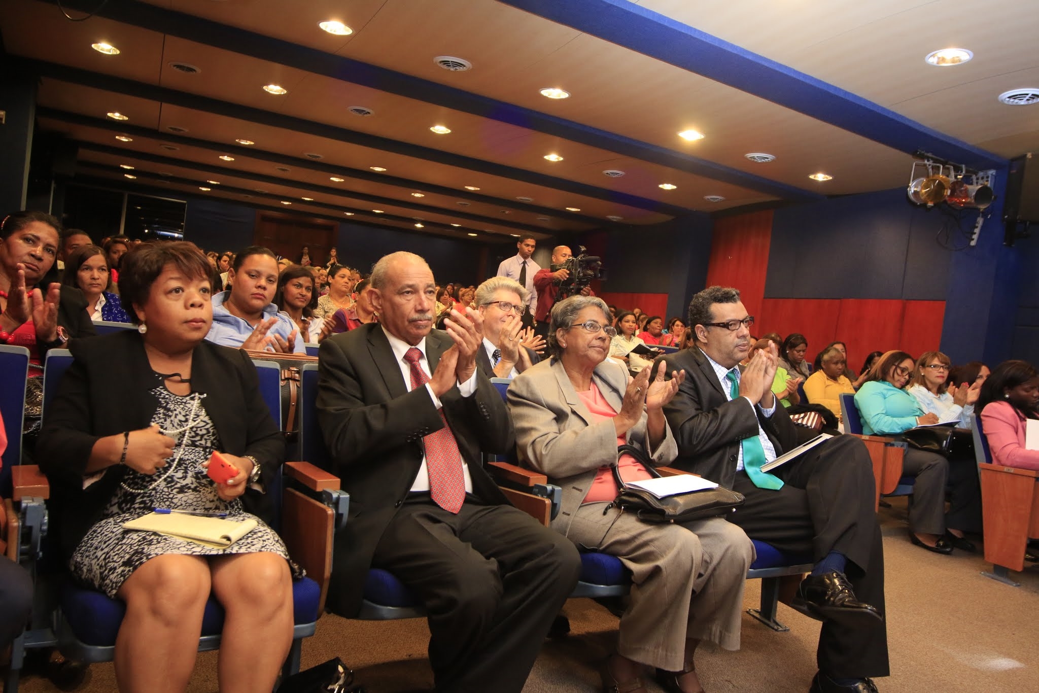 La actividad fue realizada en el Auditorio Dr. Leonel Rodríguez Rib, ubicado en el Campus principal de UNAPEC.