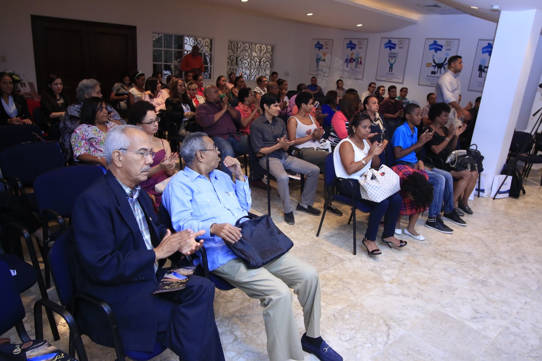 La actividad fue realizada en el Salón APEC de la Cultura José María Bonetti Burgos.