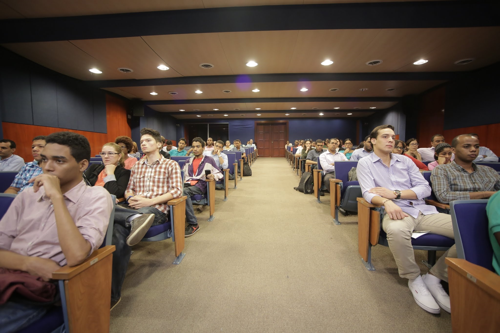 La charla fue realizada en el Auditorio Dr. Leonel Rodríguez Rib, Campus Principal de UNAPEC.