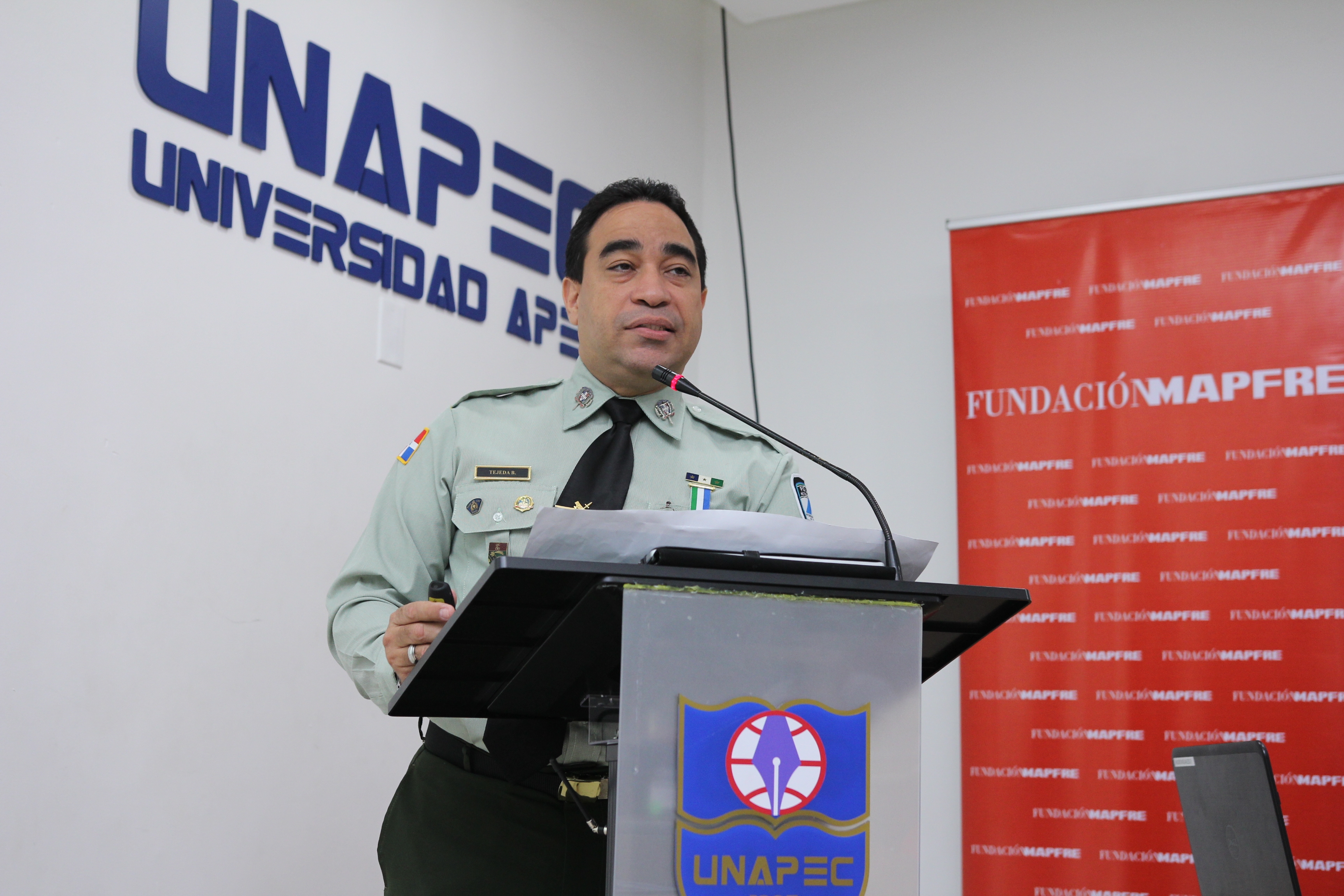 Coronel Julián Suárez Cordero de la Policía Nacional.
