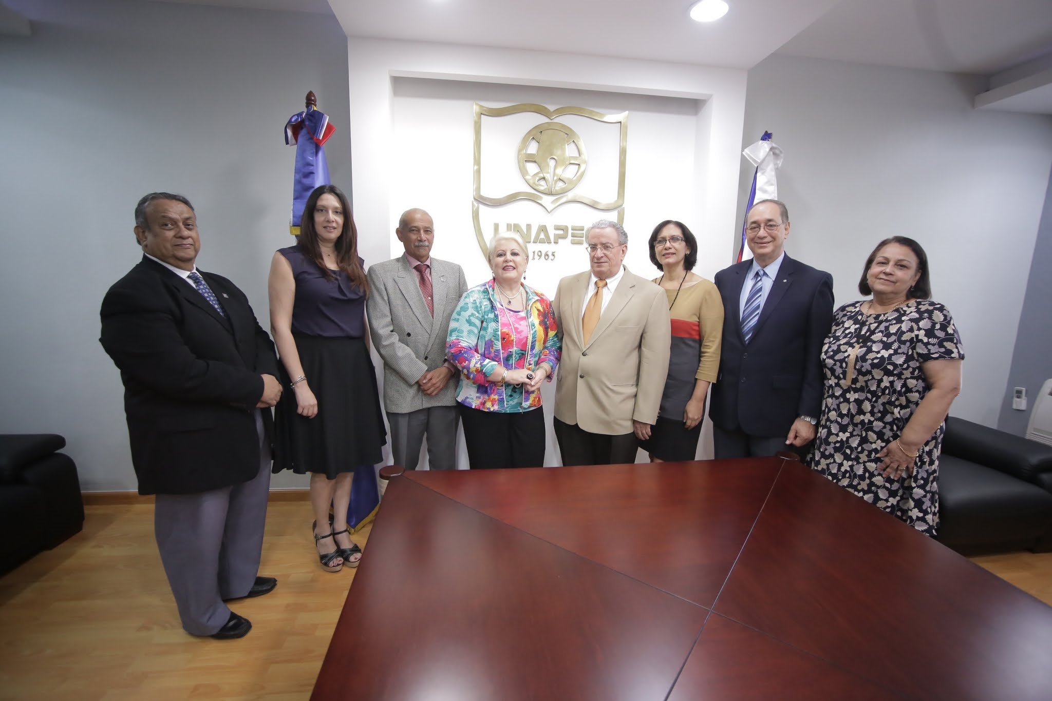 Autoridades de UNAPEC y de la Escuela Hotelera de Turismo de San Juan, PR.