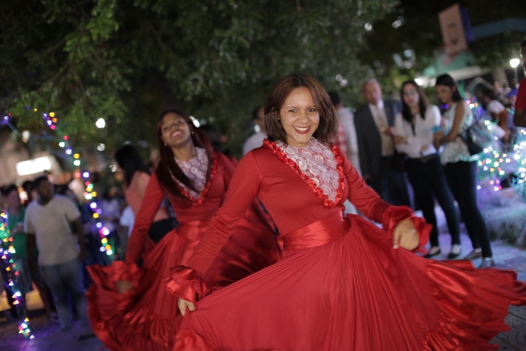 Grupo de Folclore UNAPEC nos deleitó con sus bailes