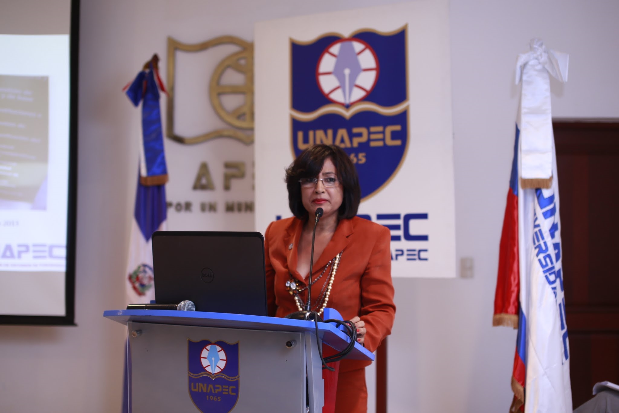 Dra. Marisela Almánzar, directora de las carreras de Mercadeo y Negocios Internacionales.