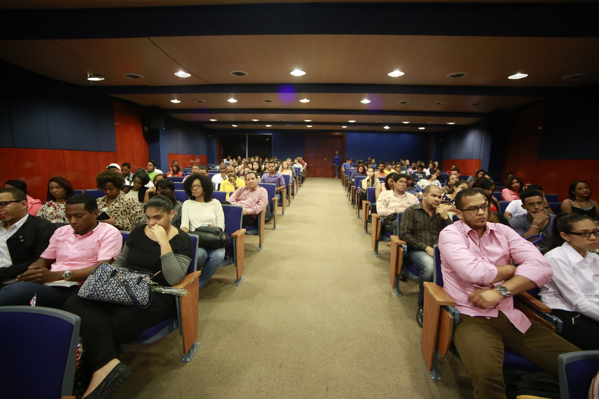 La conferencia fue realizada en el Auditorio Dr. Leonel Rodríguez Rib, Campus Principal de UNAPEC.