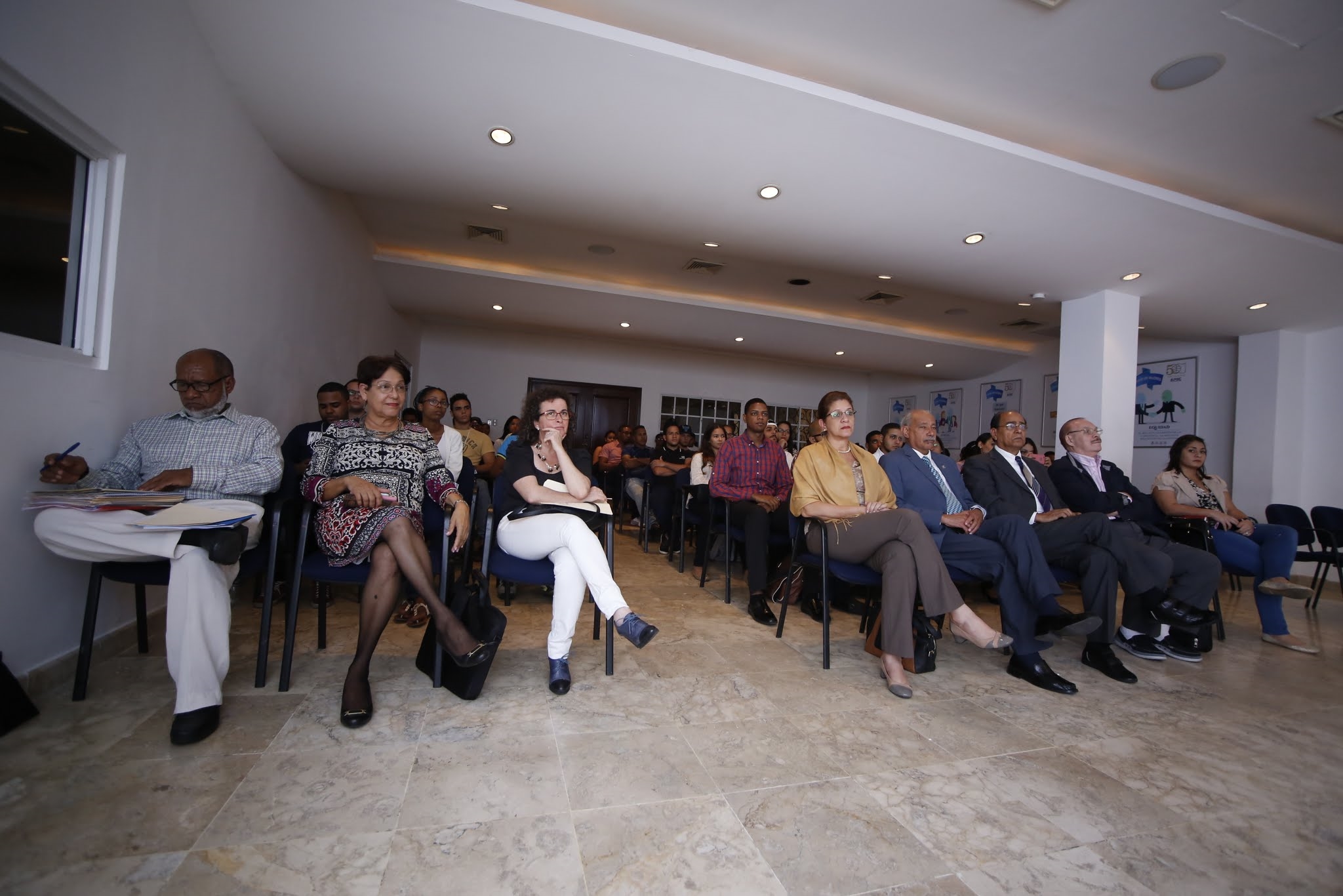 El panel fue realizado en el Salón APEC de la Cultura José María Bonetti Burgos.