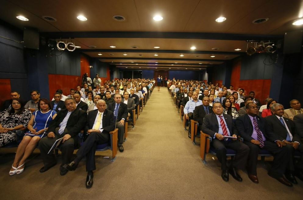 El seminario se realizó a casa llena en el Auditorio Dr. Leonel Rodríguez Rib, Campus I de UNAPEC.