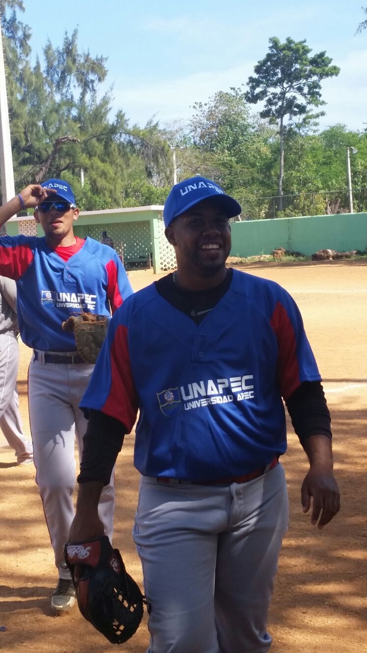 UNAPEC, logra victoria en la primera ronda, continúa clasificando para la final.