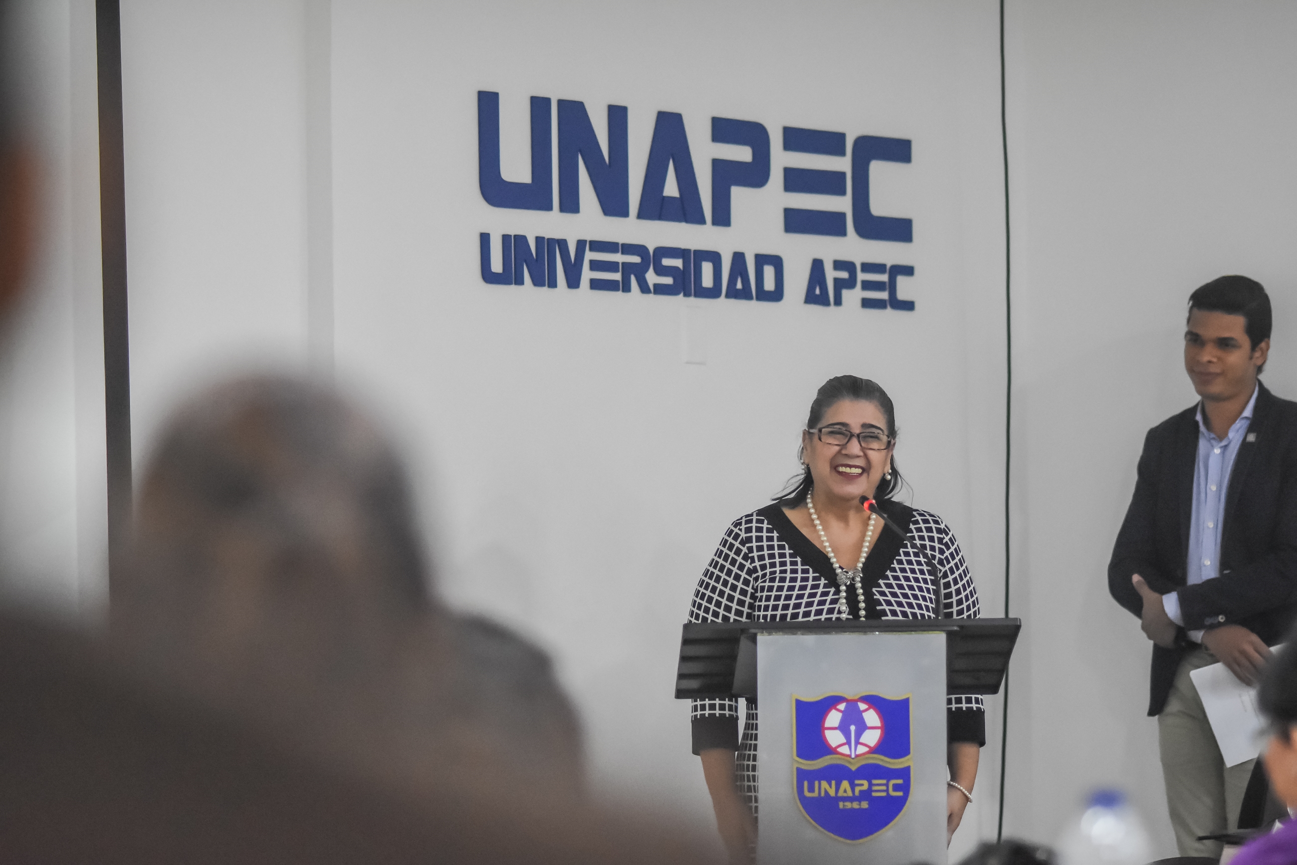 Sra. Dalma Cruz Mirabal, vicerectora de Estudios de Posgrado.