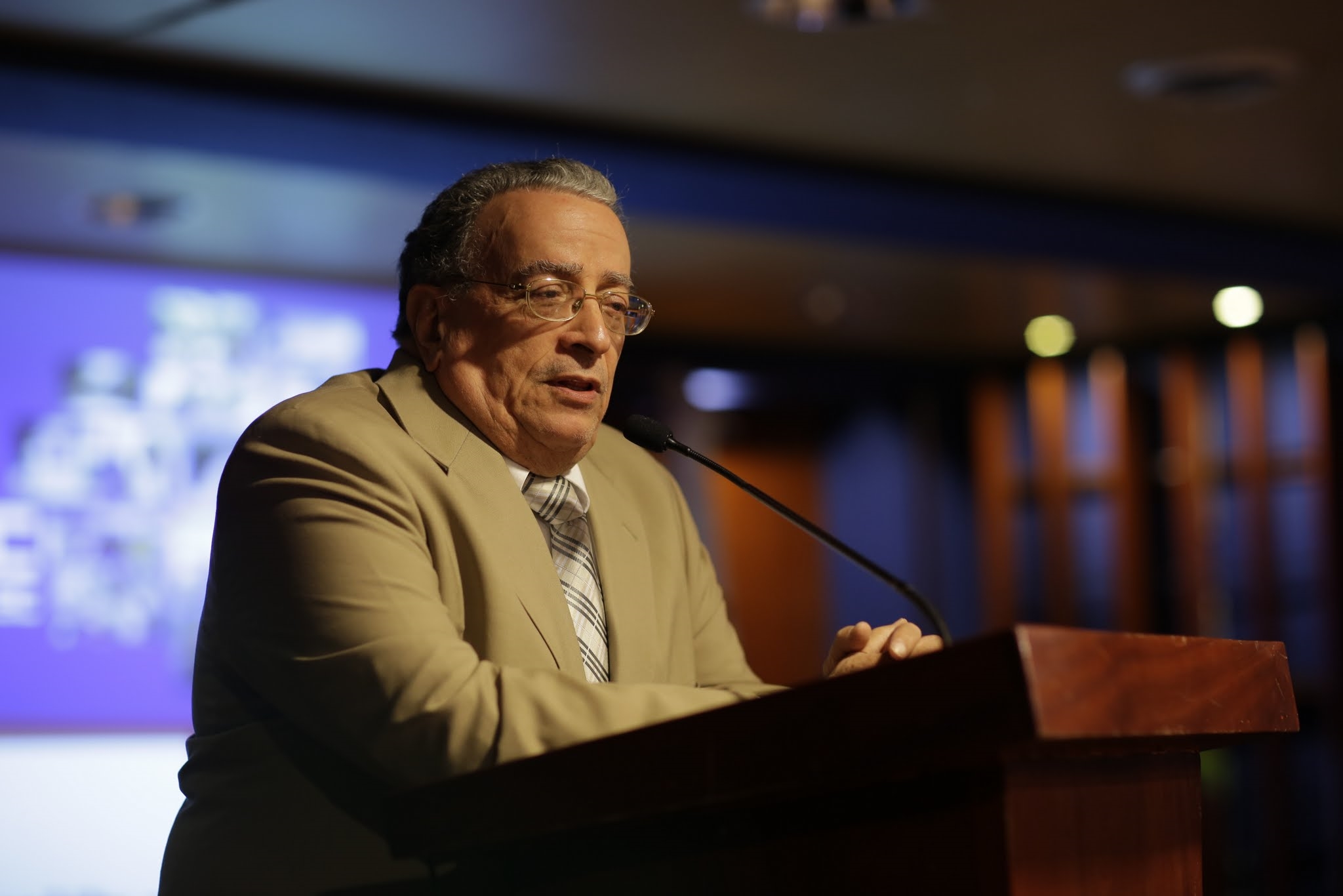 Dr. Radhamés Mejía, Rector de UNAPEC.