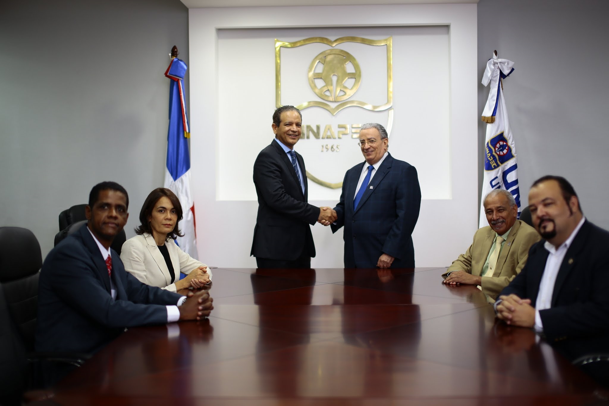 Este acuerdo beneficiará a los estudiantes de Hotelería y Turismo de UNAPEC.-