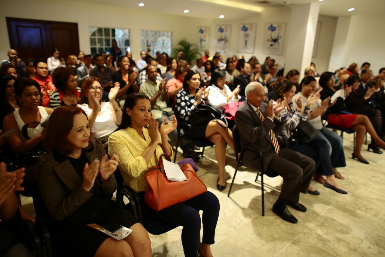 El lanzamiento fue realizado en el Salón APEC de la Cultura José María Bonetti Burgos 