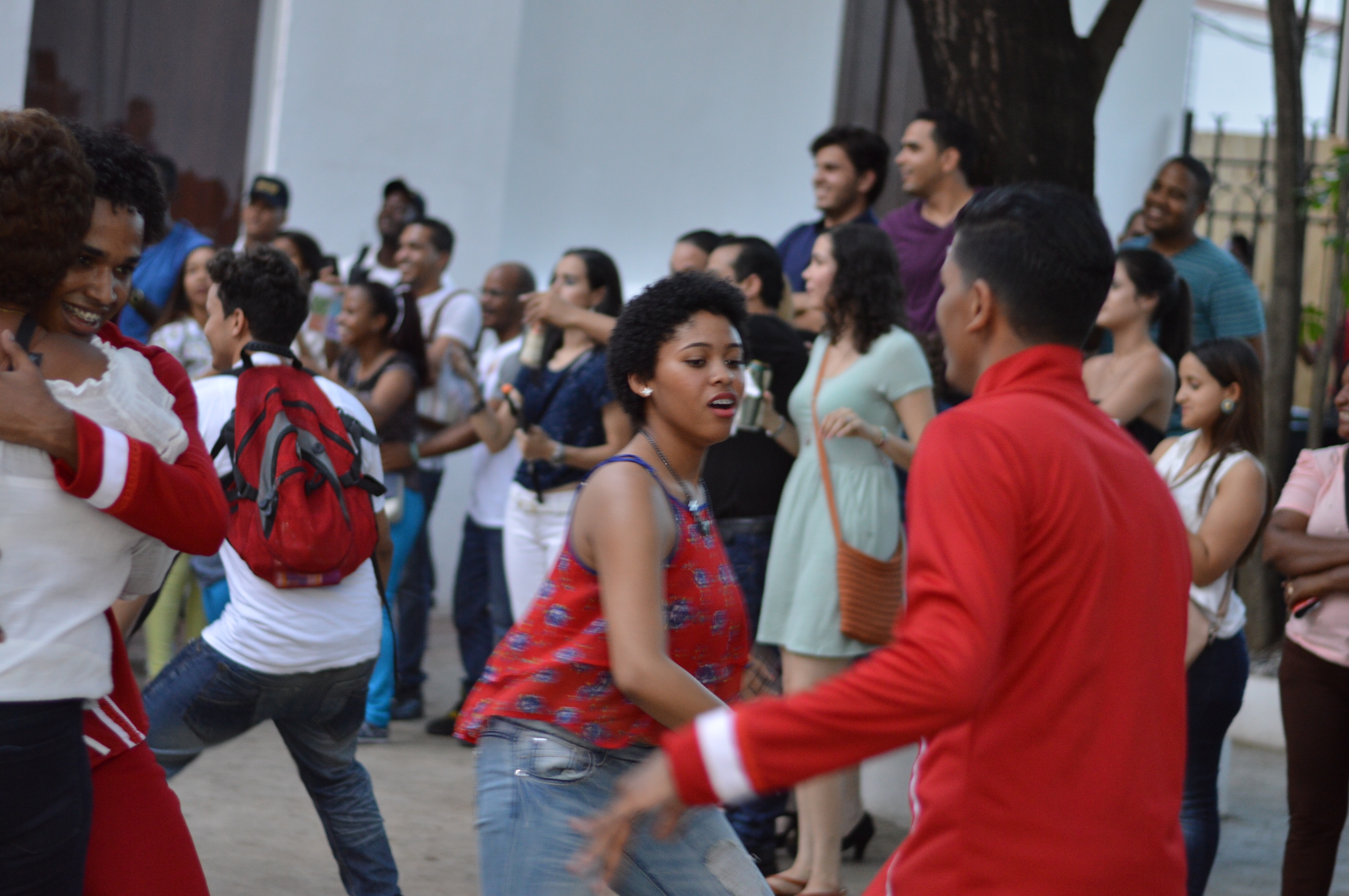 Grupo Folclórico de UNAPEC puso a bailar a los asistentes
