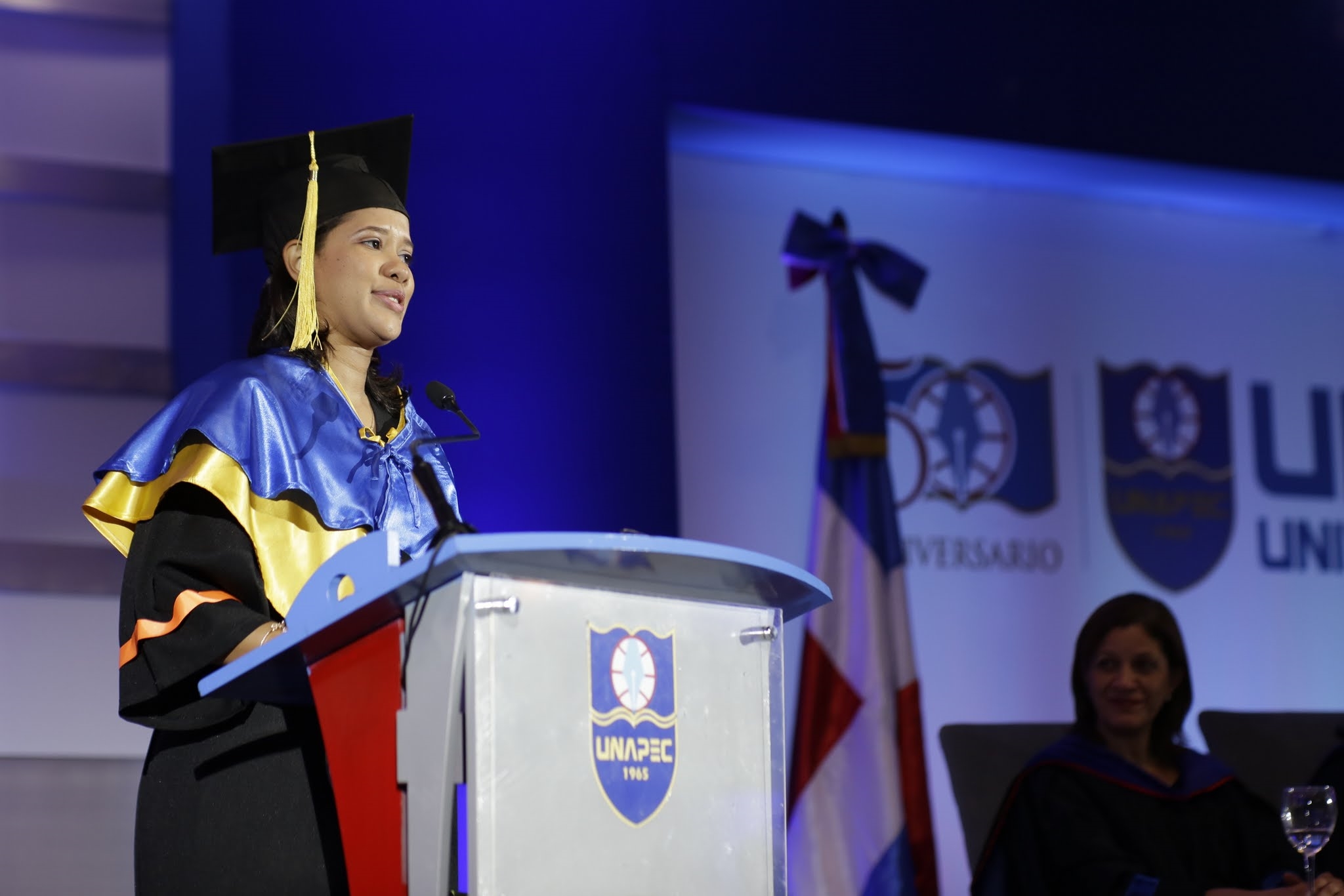 En nombre de los nuevos profesionales, la graduanda de mayor índice académico de la ceremonia, Diana Carolina Frías Rodríguez