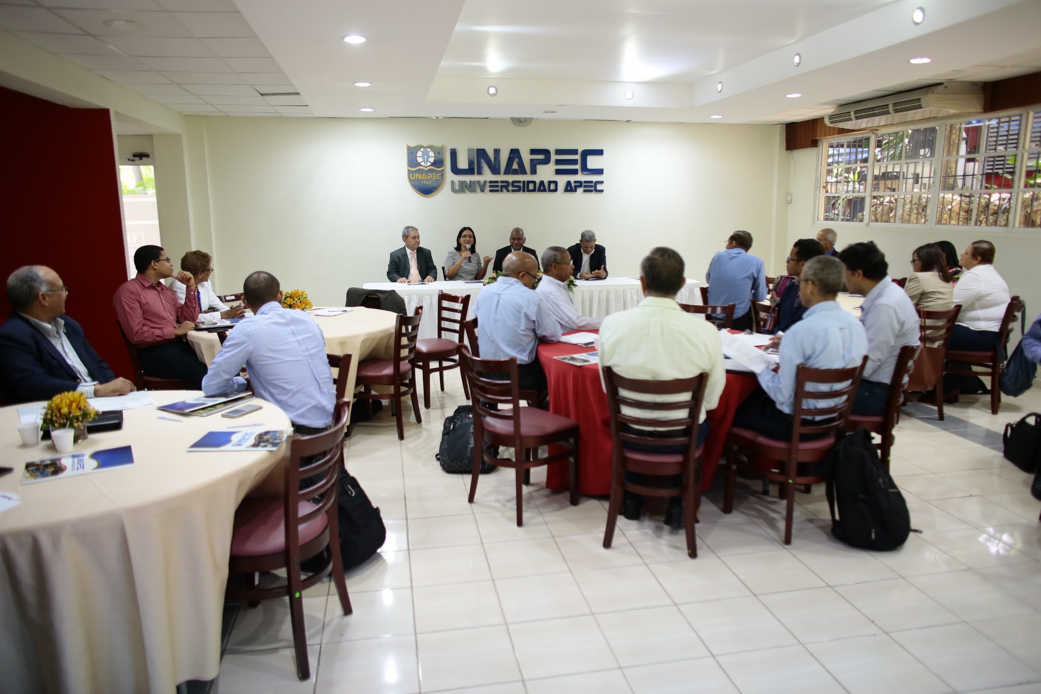 El taller fue realizado en el Salón Gastronómico de UNAPEC