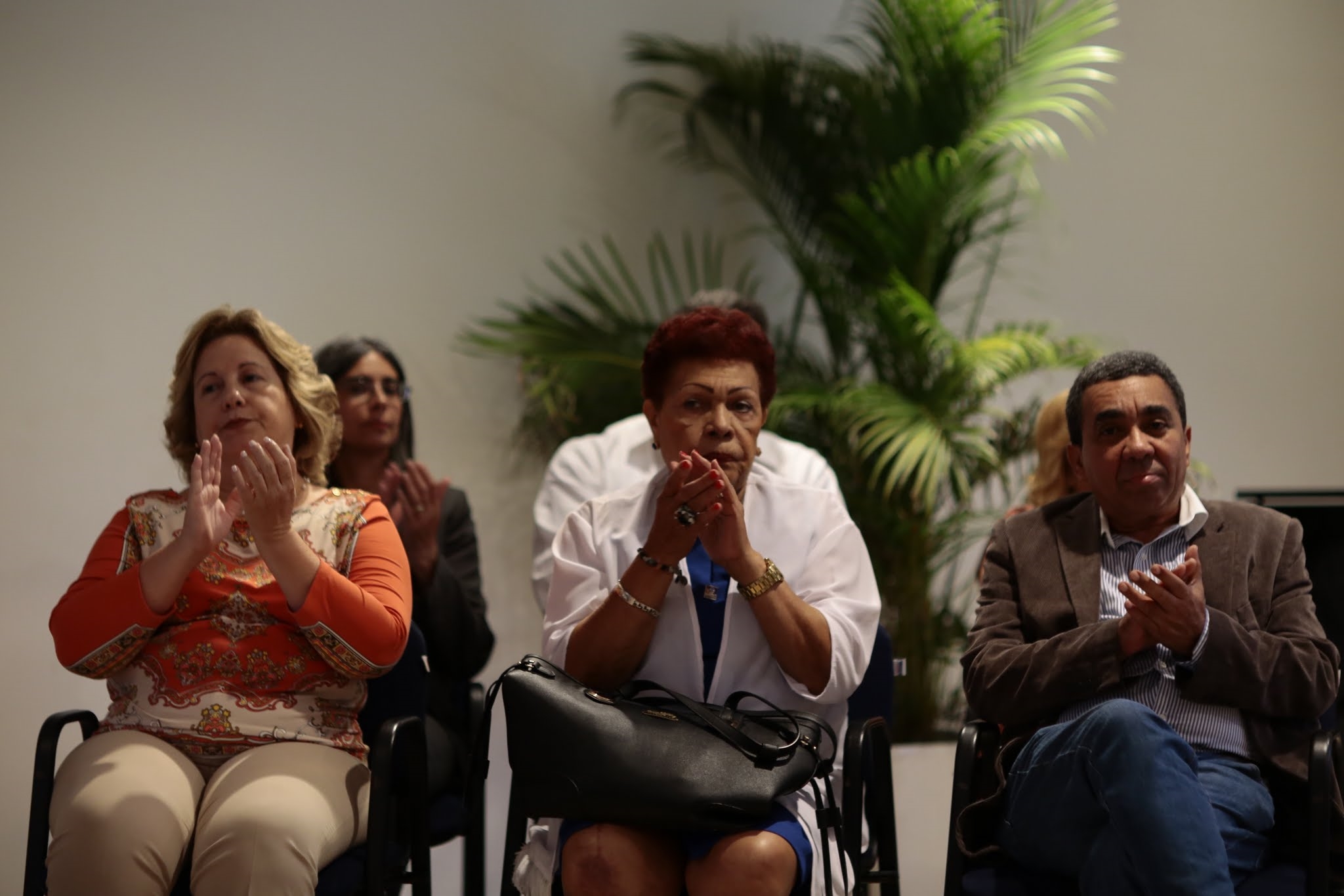La actividad fue realizada en el Salón APEC de la Cultura José María Bonetti Burgos, donde asistieron directivos y docentes de UNAPEC.