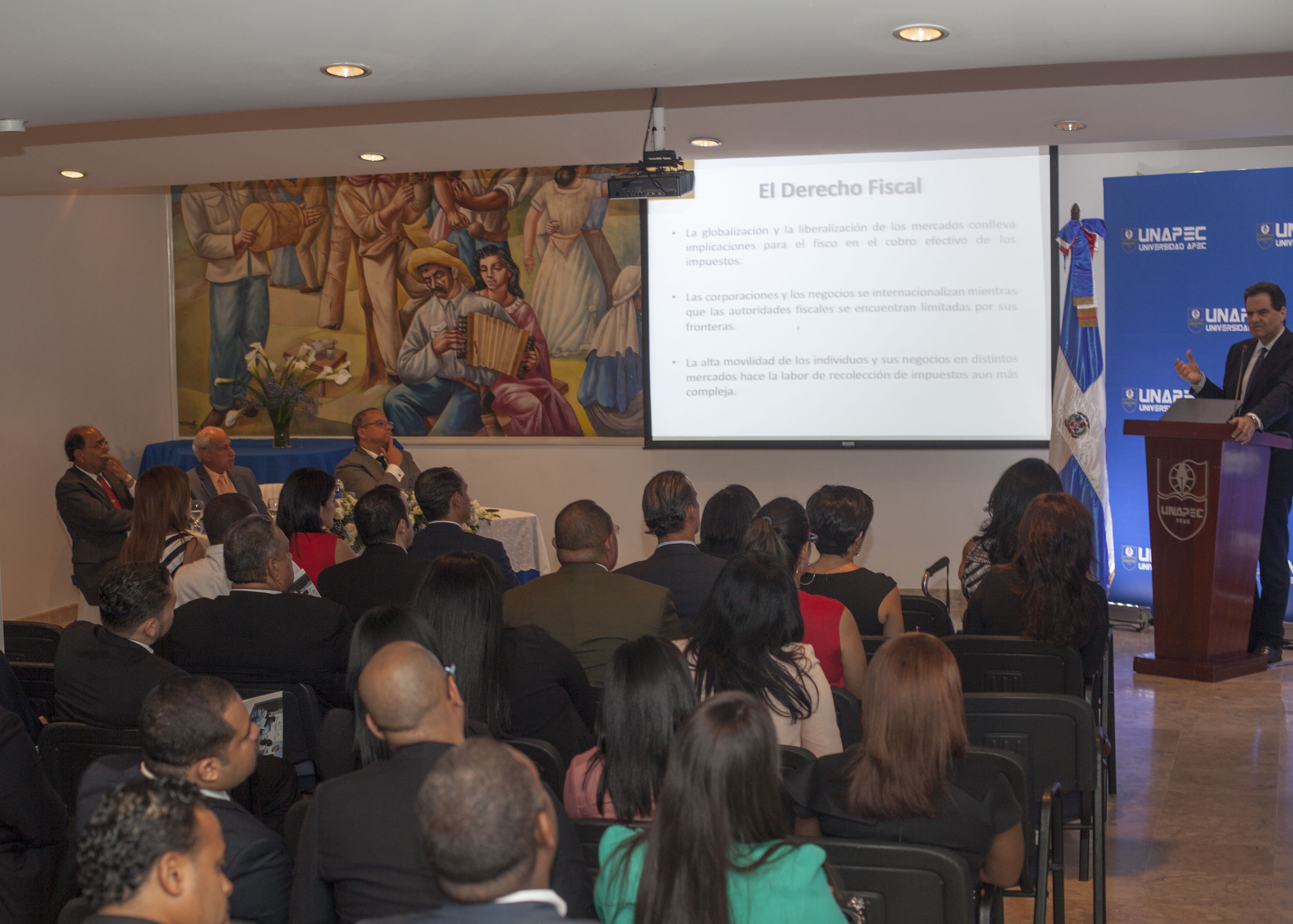 La actividad fue realizada en el Salón Apec de la Cultura, José María Bonetti Burgos, UNAPEC.