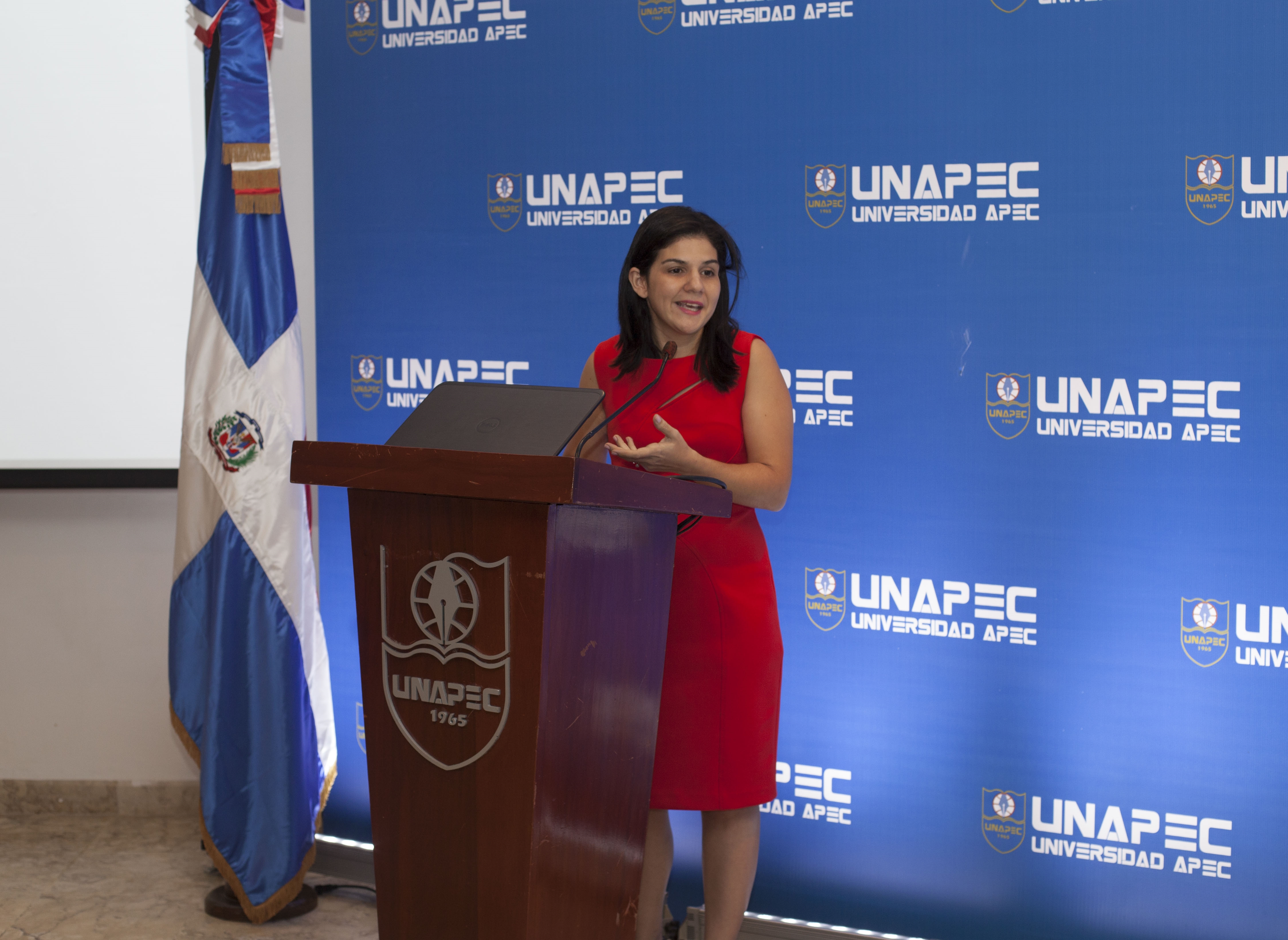 Doctora Juanita Canahuate Camacho, abogada asociada de la firma JCP, especializada en Negocios y Resolución Alternativa de Conflictos.