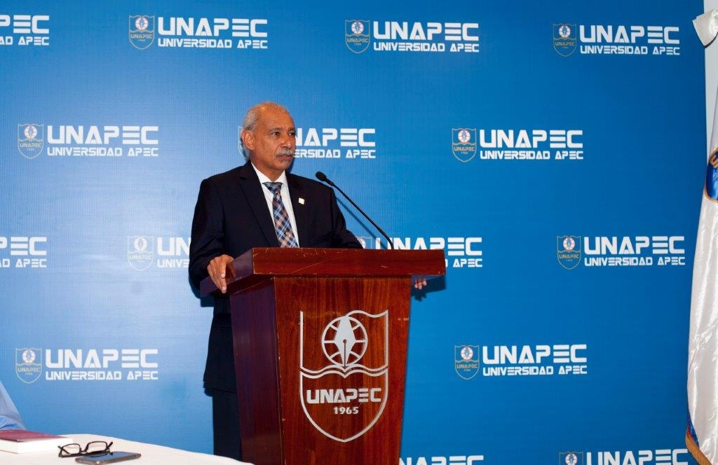 Lic. Francisco D’Oleo, rector en funciones de UNAPEC