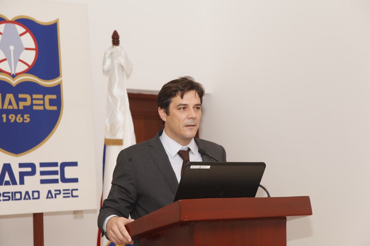 Javier Cantero, en representación de la Embajada de España.