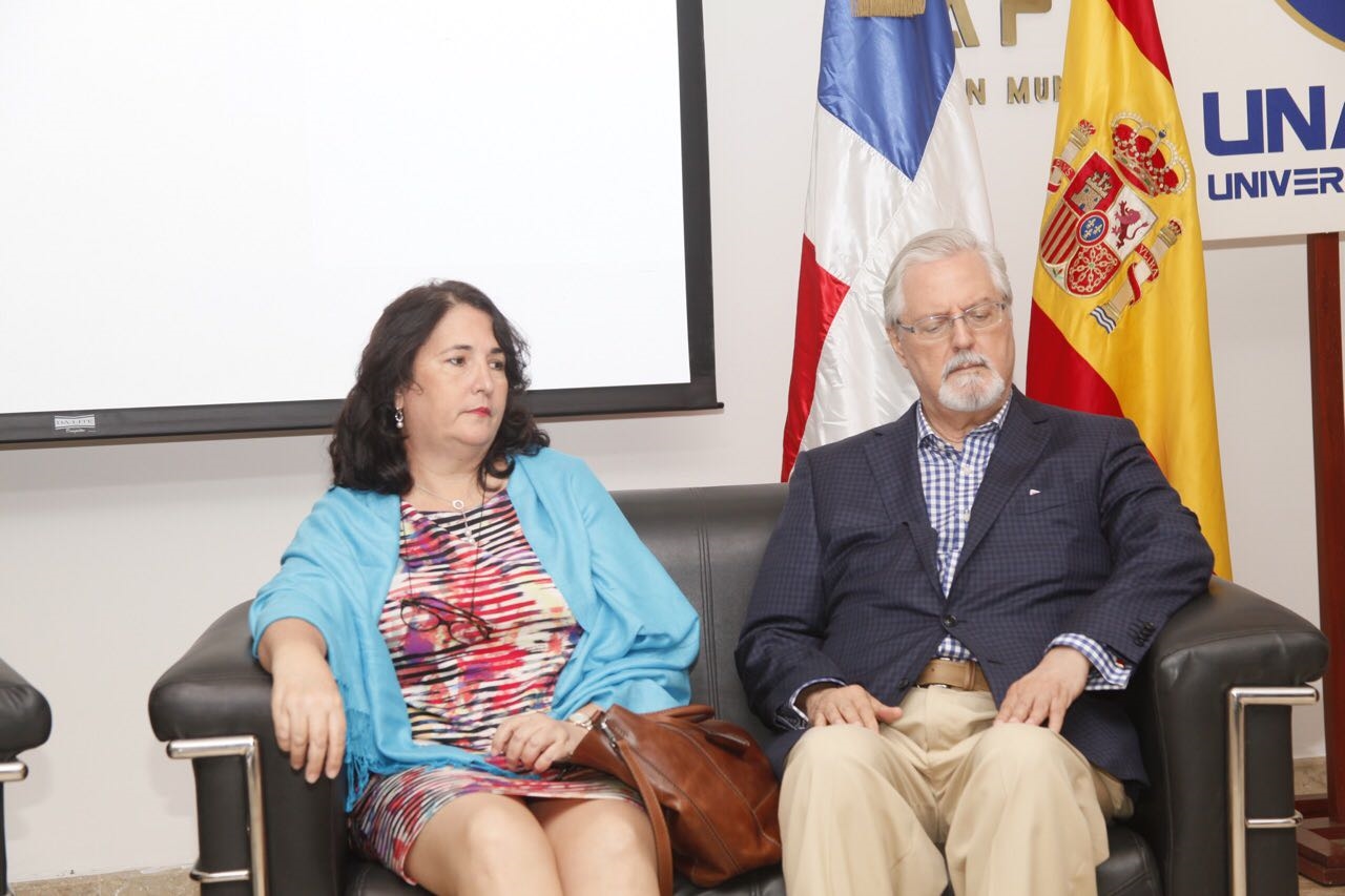 Coautores del libro: Natalia González y José del Castillo Pichardo.