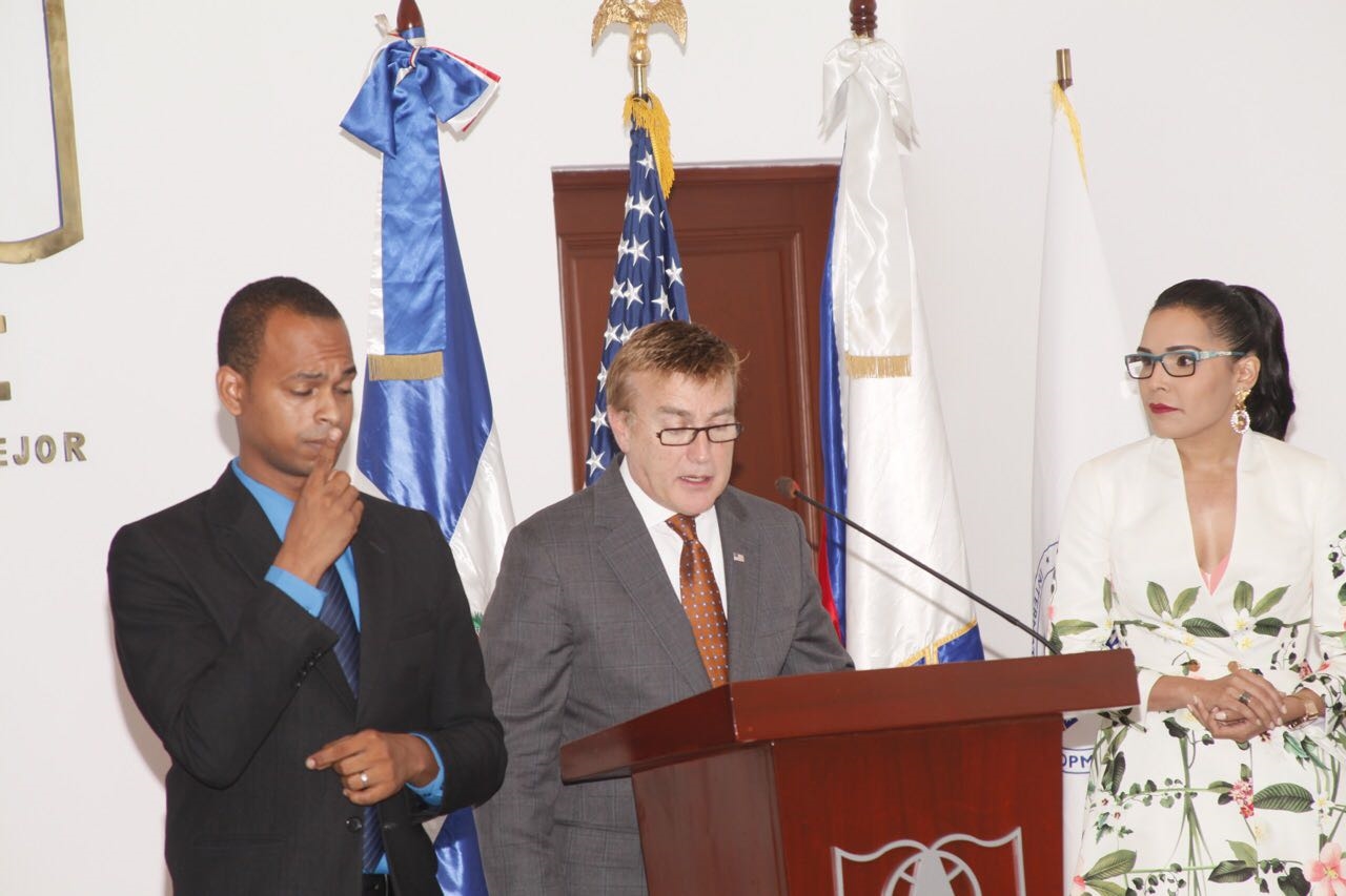 Jame Wally Brewster, embajador de los Estados Unidos en República Dominicana.