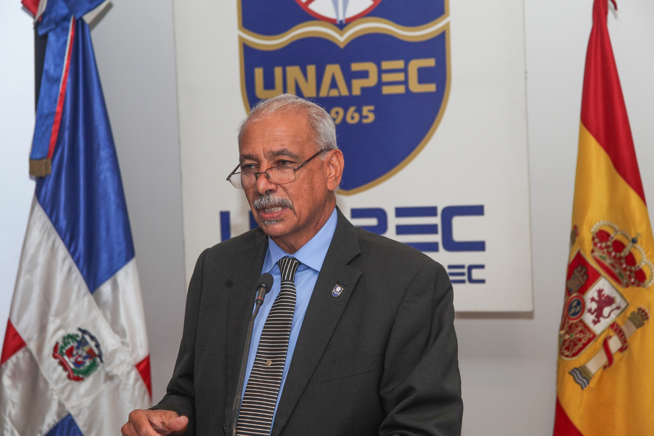 Francisco D Oleo, Rector en funciones de UNAPEC. 