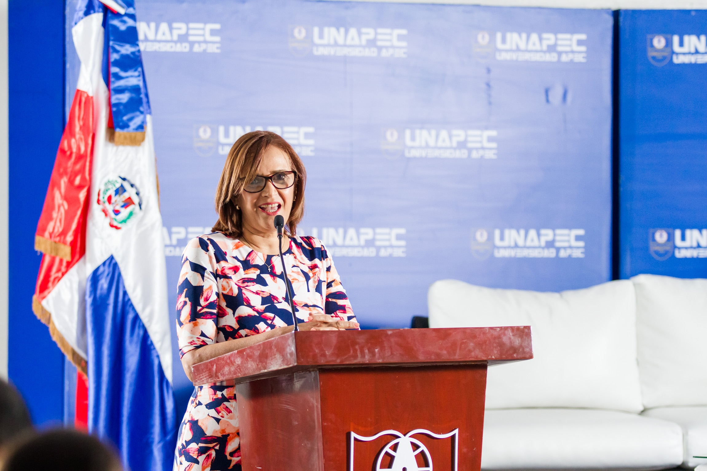  Lic. Luz Bienvenida González, Directora de la Extensión Cibao.