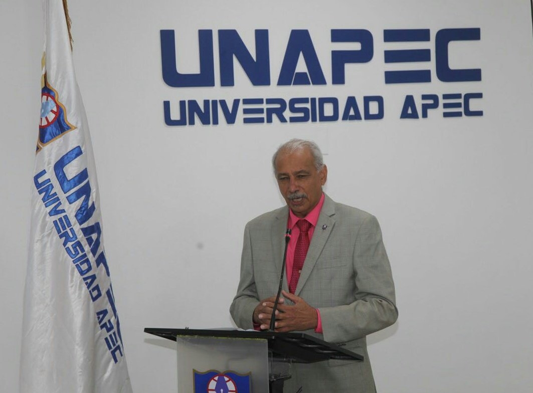 Francisco D Oleo, rector en funciones de UNAPEC.