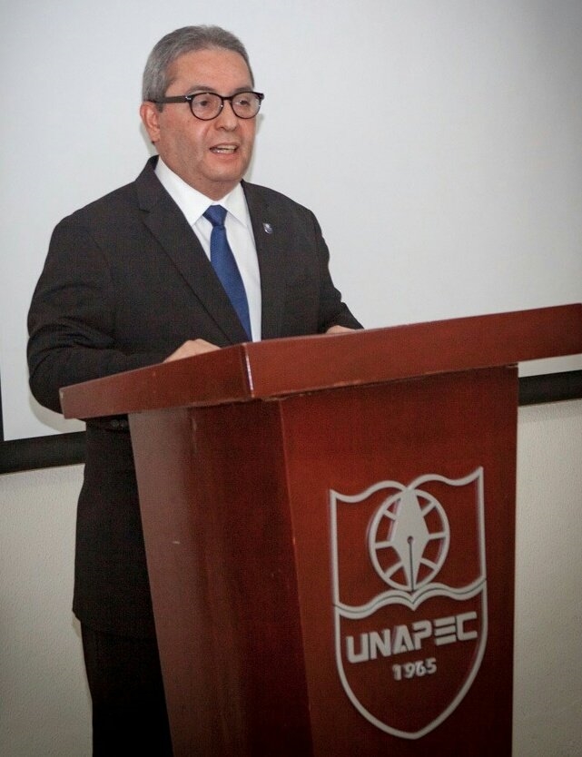 Ingeniero Frank Núñez Ramírez, docente del Diplomado y decano de Ingeniería e Informática de UNAPEC.  