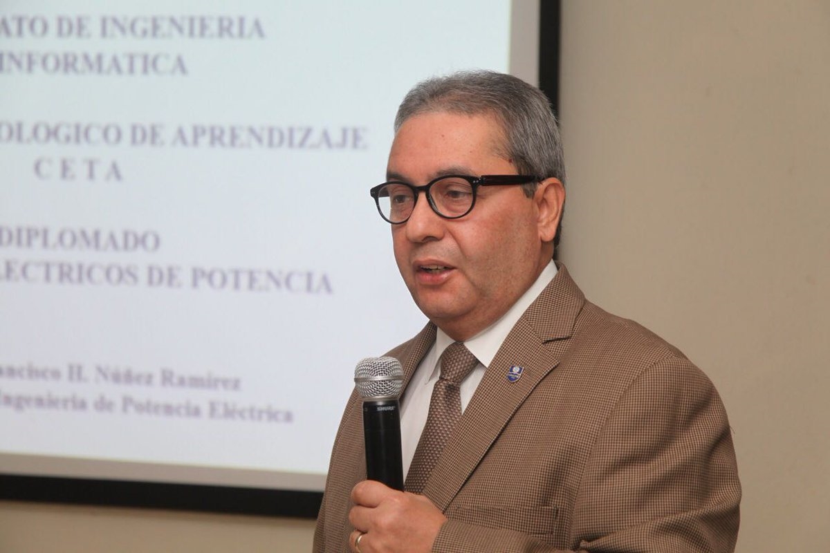 Ing. Francisco Nuñez Ramírez, Decano de la Escuela de Ingeniaría e Informática.