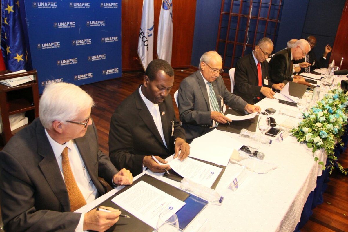 Durante ceremonia fue firmado acuerdo interuniversitario a través del cual los firmantes se comprometen a continuar aportando al OBMEC