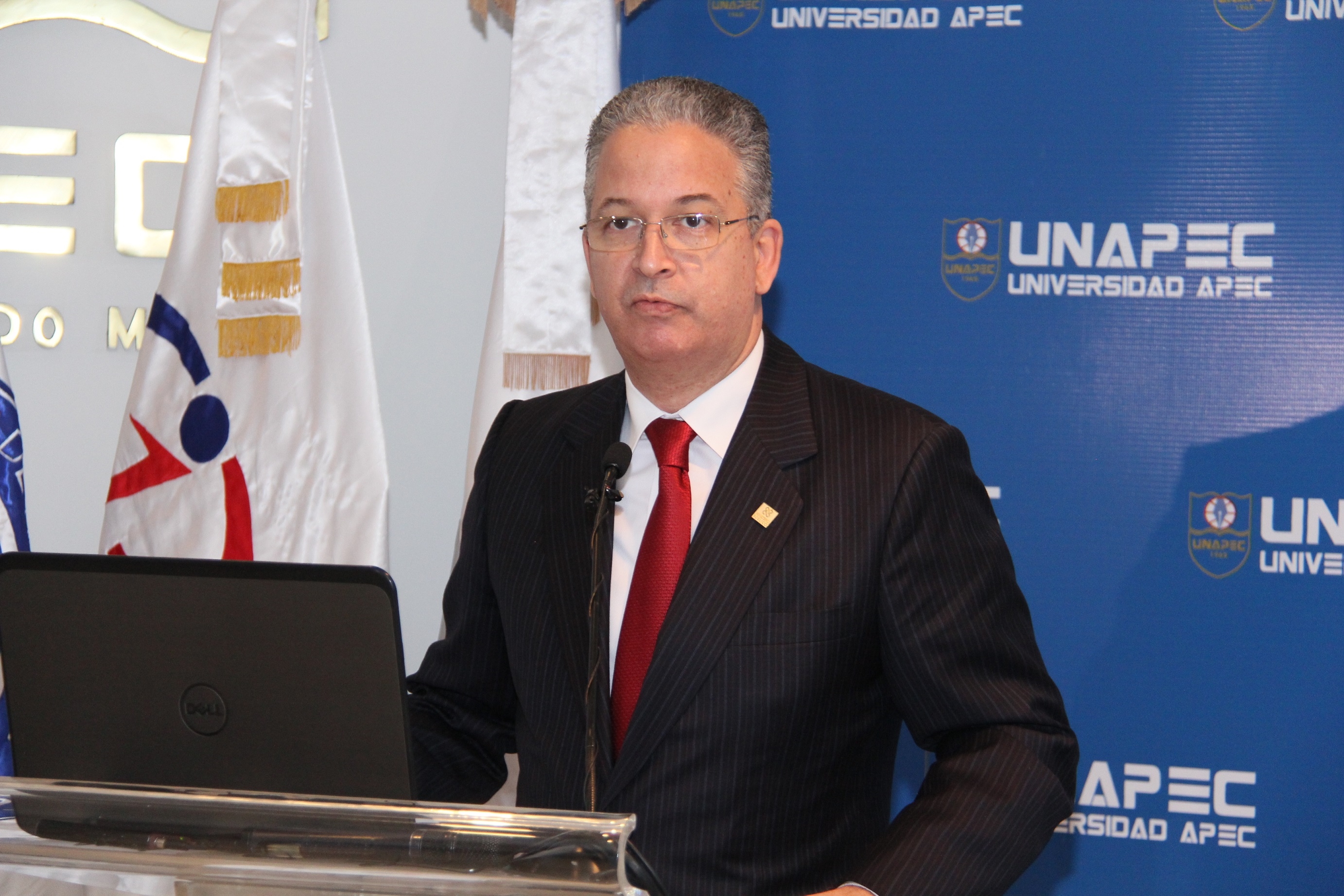 Rodolfo Españeira, procurador adjunto, en representación del Procurador General de República.