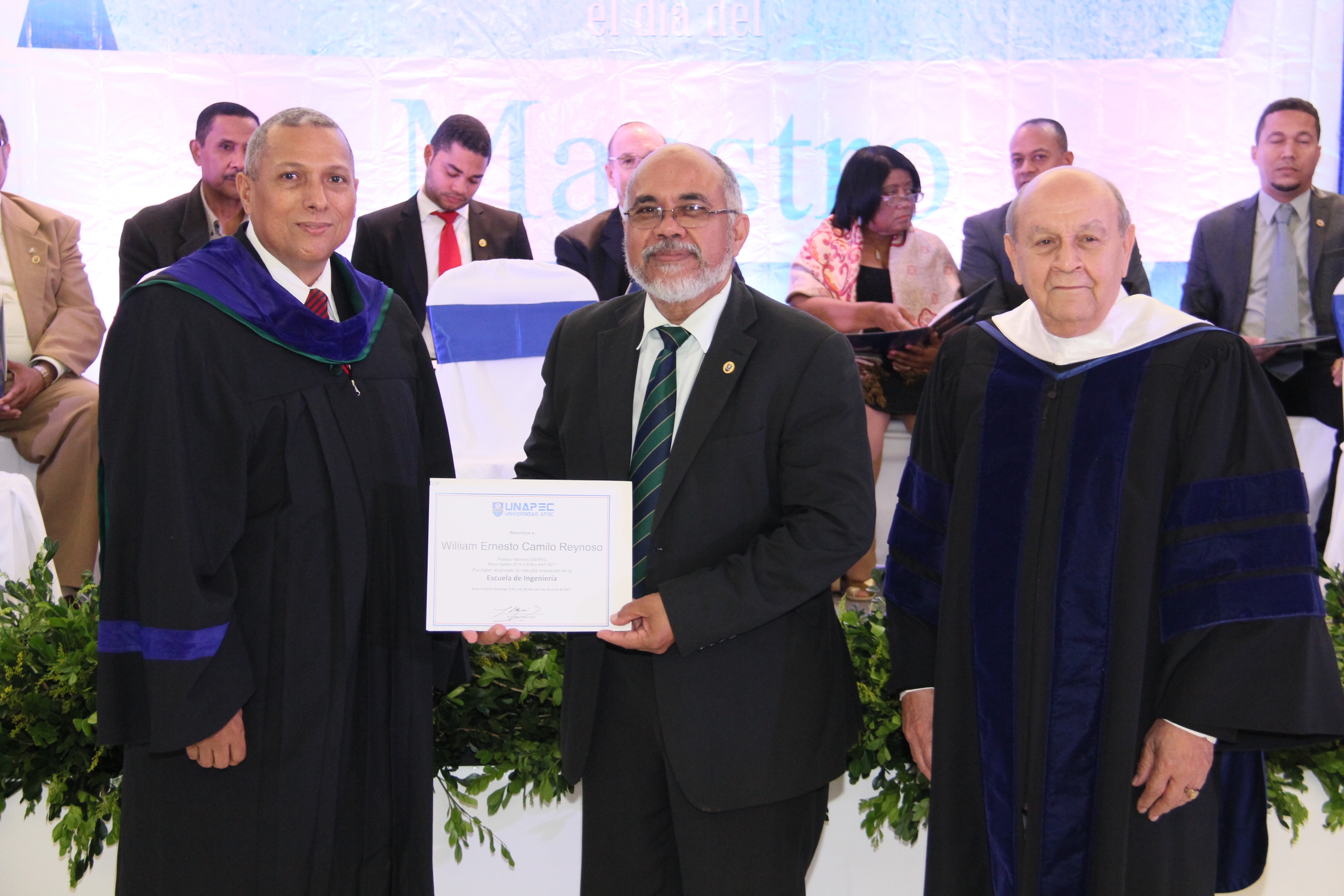 Decanato de Ingeniería de Informática-Escuela de Ingeniería: WILLIAM E. RAFAEL CAMILO REYNOSO.