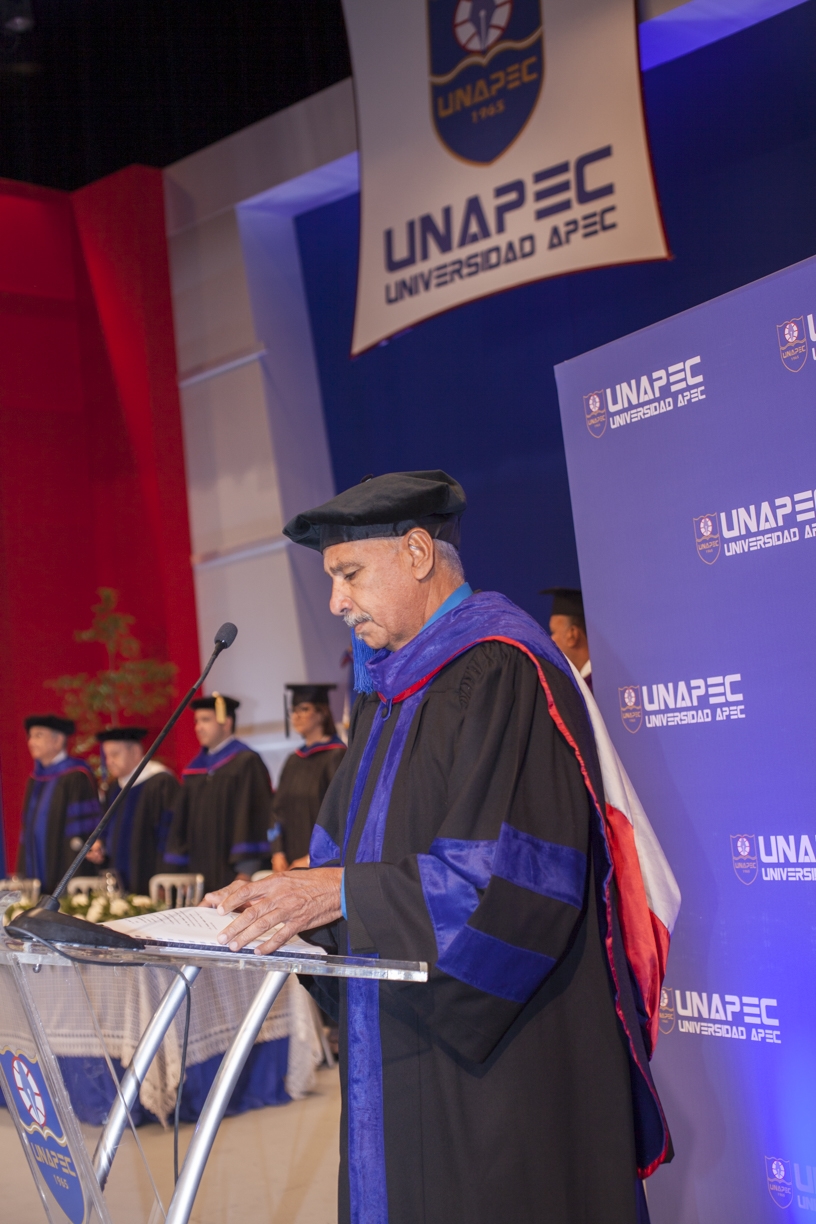 UNAPEC gradúa 369 profesionales en su Extensión Cibao