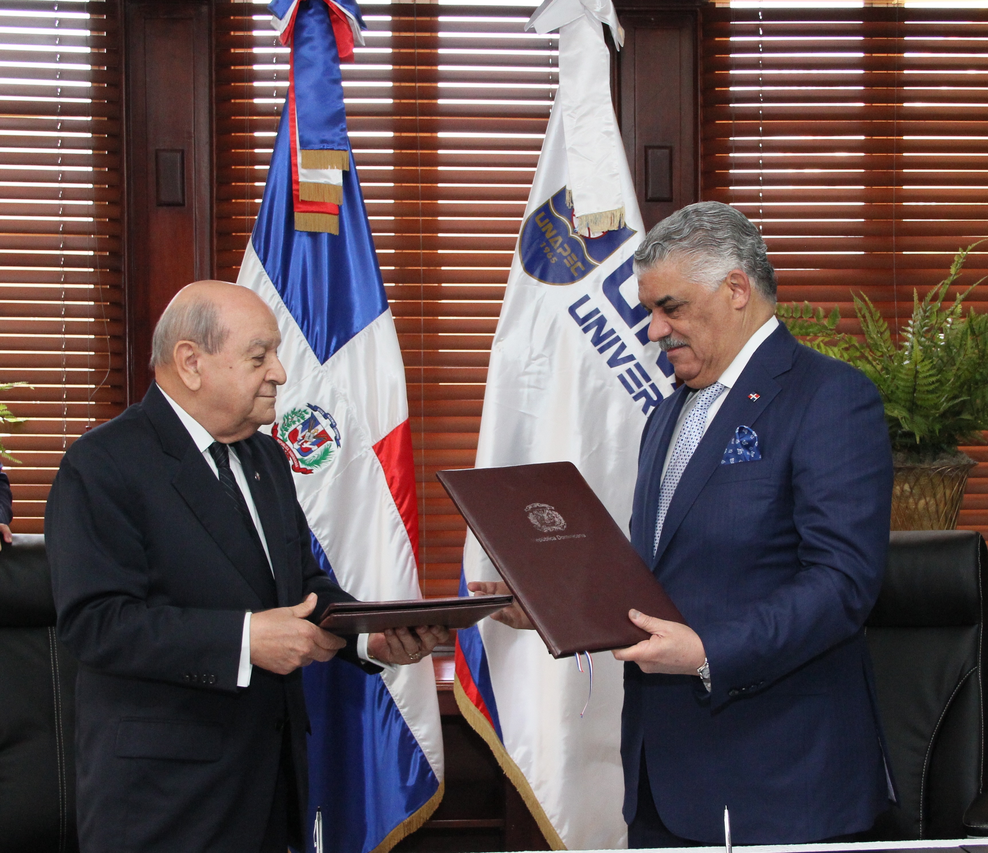 UNAPEC y Ministerio de Relaciones Exteriores firman acuerdo impulsa Diplomacia Educativa y fortalece creación de políticas públicas