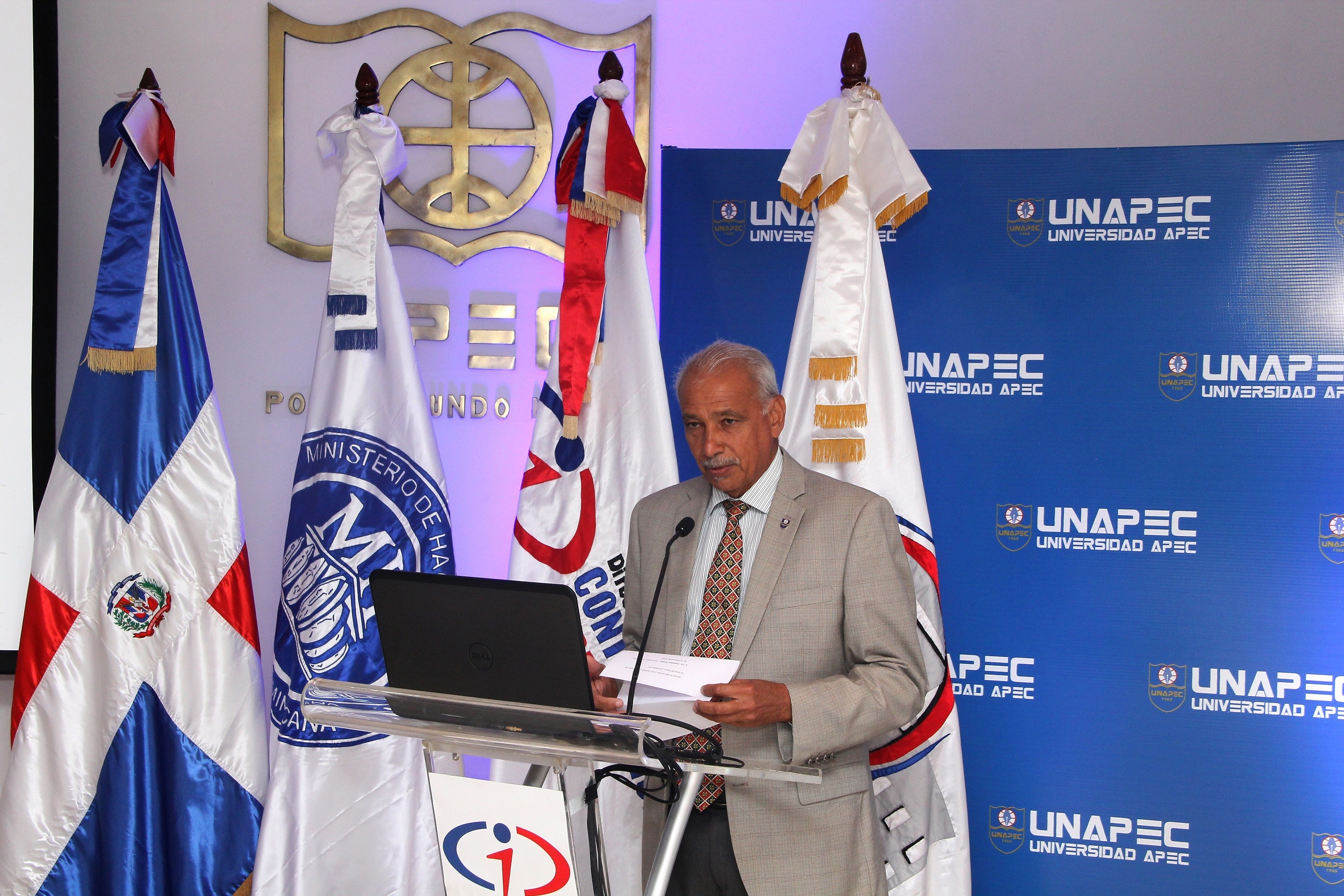 Francisco D’oleo Ramírez, vicerrector académico de UNAPEC.