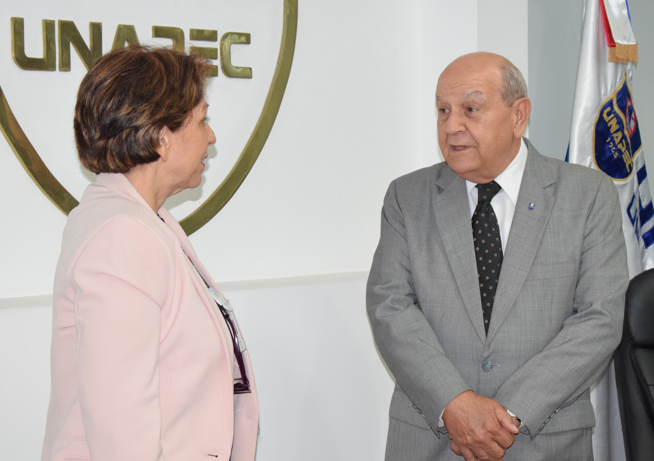 UNAPEC firma acuerdo de colaboración con el Instituto de Capacitación Dominicano