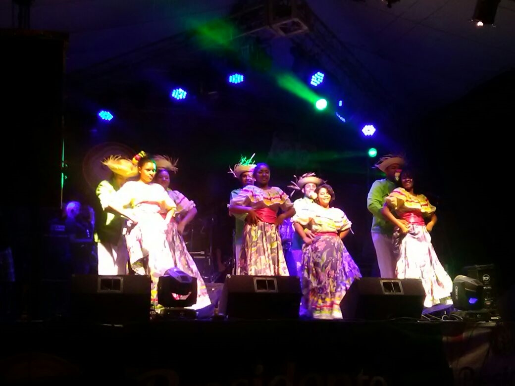 Grupo Folklórico de UNAPEC participa en las Fiestas Patronales de San Luis