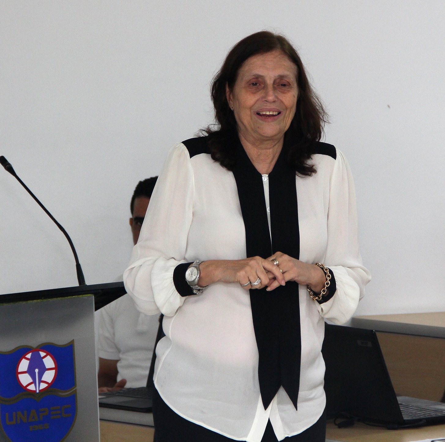 Profesora María Dolores Sevilla Quintana.