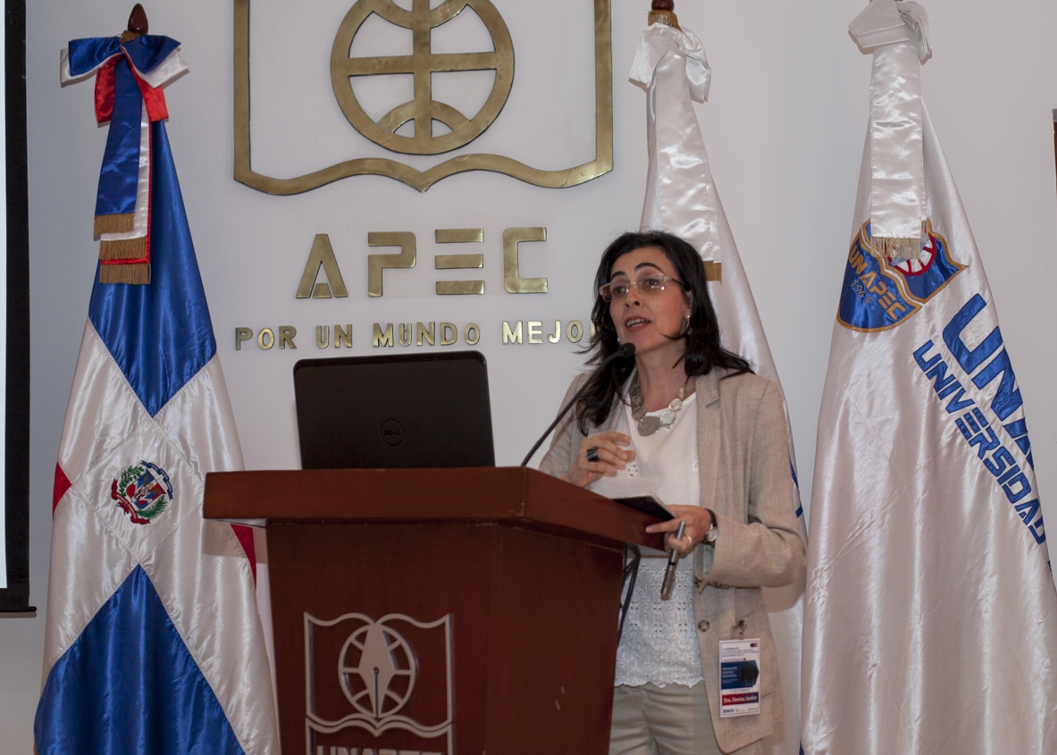 Conferencista: Denise Jardim, Universidad Federal de Rio Grande -Brasil-